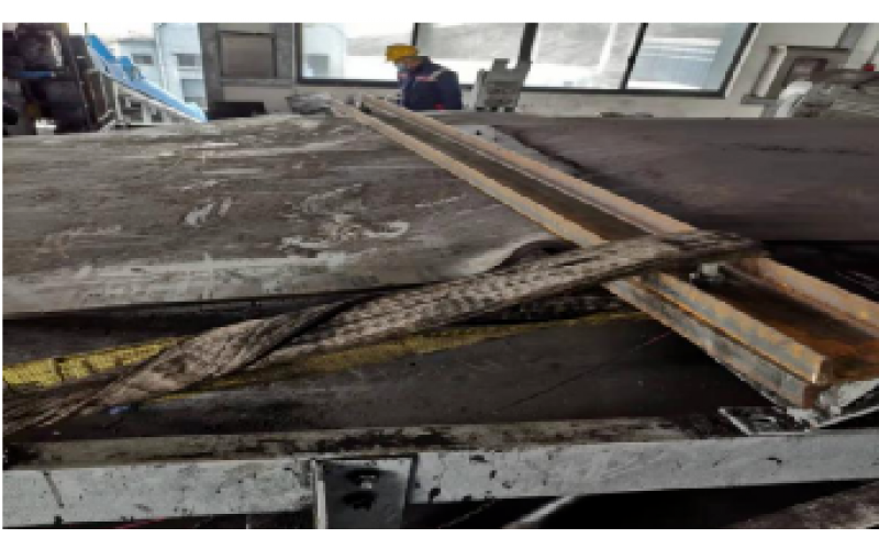 KWZK乐动体育在线注册,乐动体育（中国）钢丝输送带硫化机胶接工艺流程分享